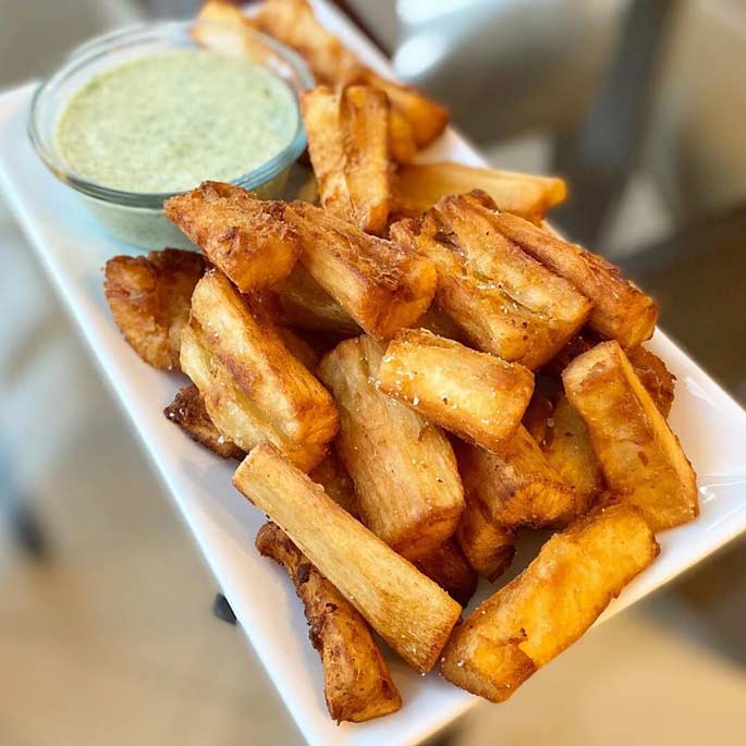 Yuca sancochada o frita