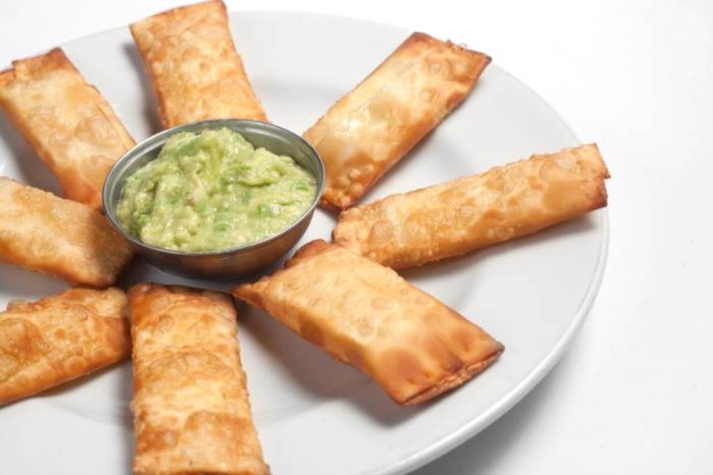 Tequeños con jamón y queso